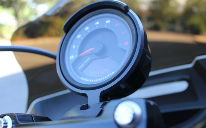 Harley-Davidson® Low Rider® ST 2023 FXLRST 012301B WHITE SAND PRL