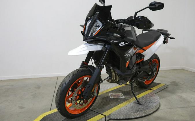2024 KTM SMT 890 890