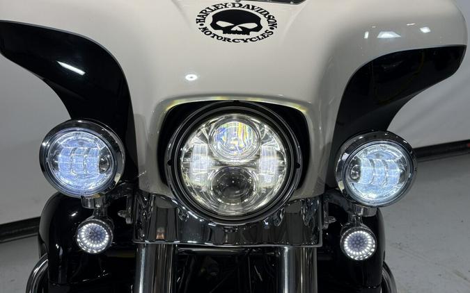 2014 Electra Glide Standard Police Black and White