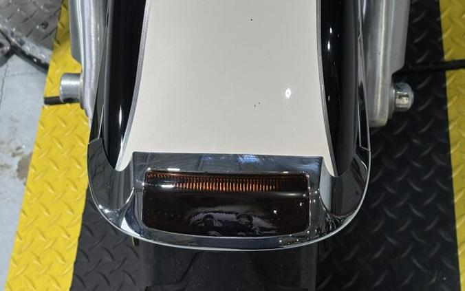 2014 Electra Glide Standard Police Black and White