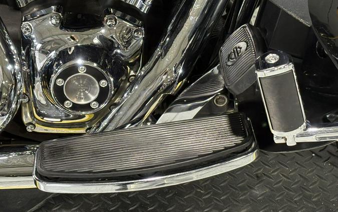 2014 Electra Glide Standard Police Black and White