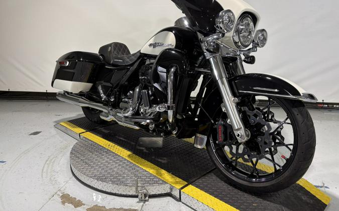 2014 Electra Glide Standard Police Black and White
