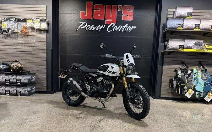 2026 Triumph Scrambler 400 XC Vanilla White