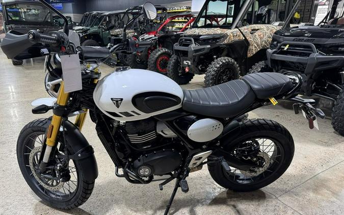 2026 Triumph Scrambler 400 XC Vanilla White