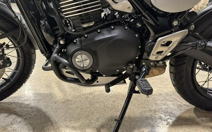 2026 Triumph Scrambler 400 XC Vanilla White