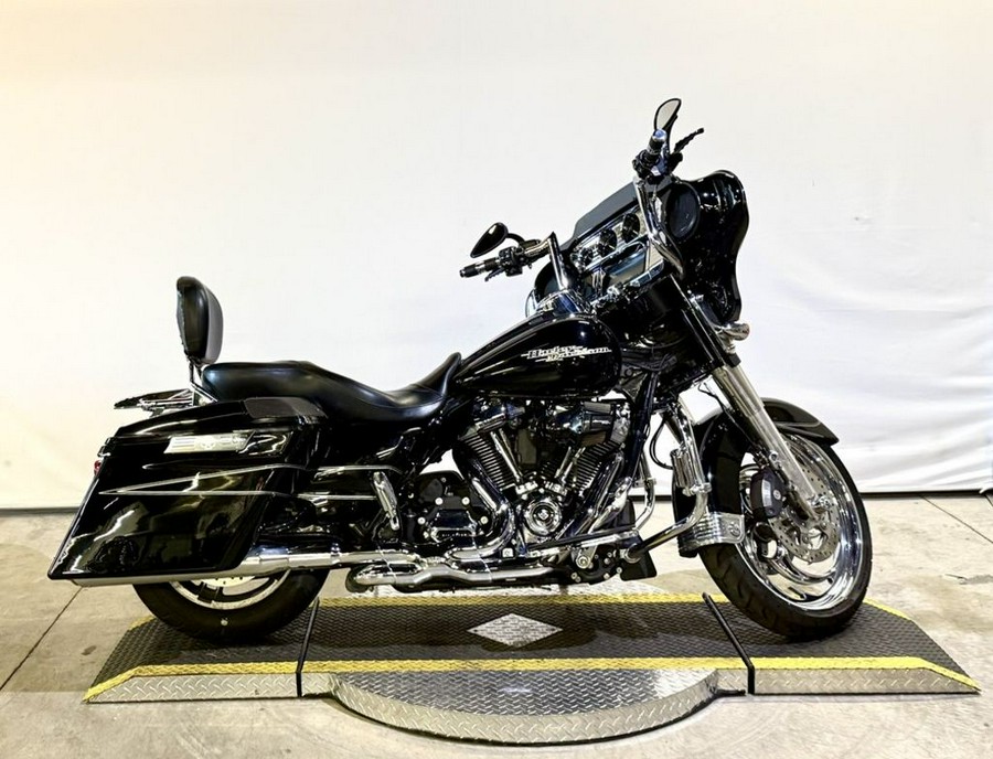 2017 Harley-Davidson® FLHXS - Street Glide® Special