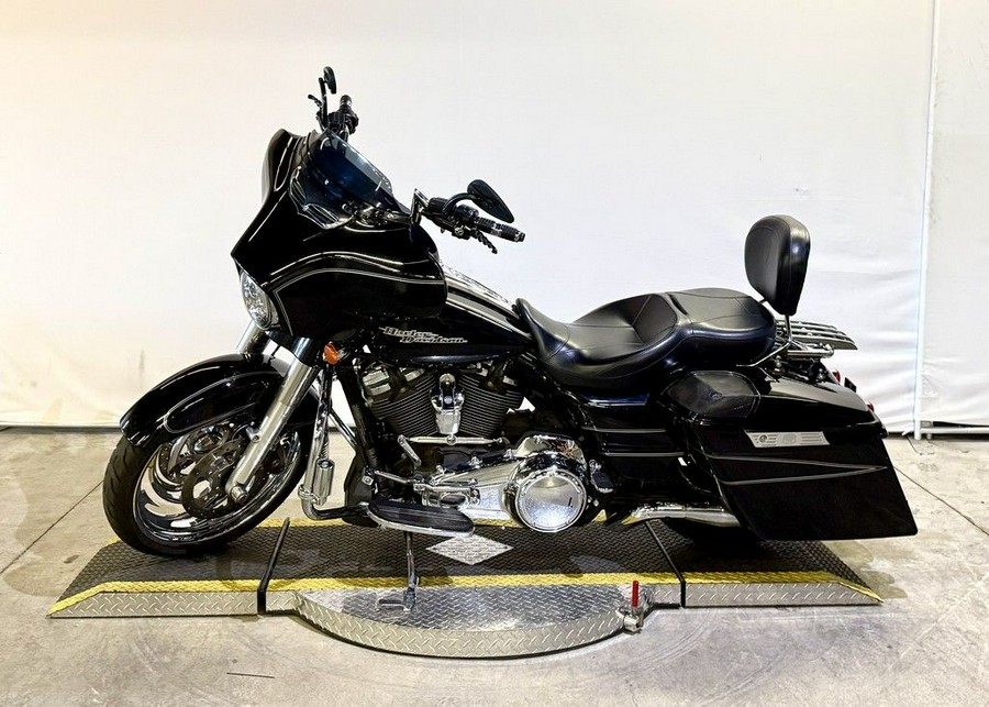2017 Harley-Davidson® FLHXS - Street Glide® Special