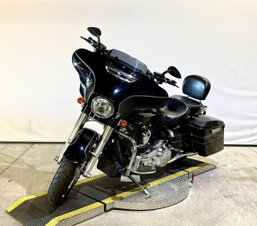 2017 Harley-Davidson® FLHXS - Street Glide® Special