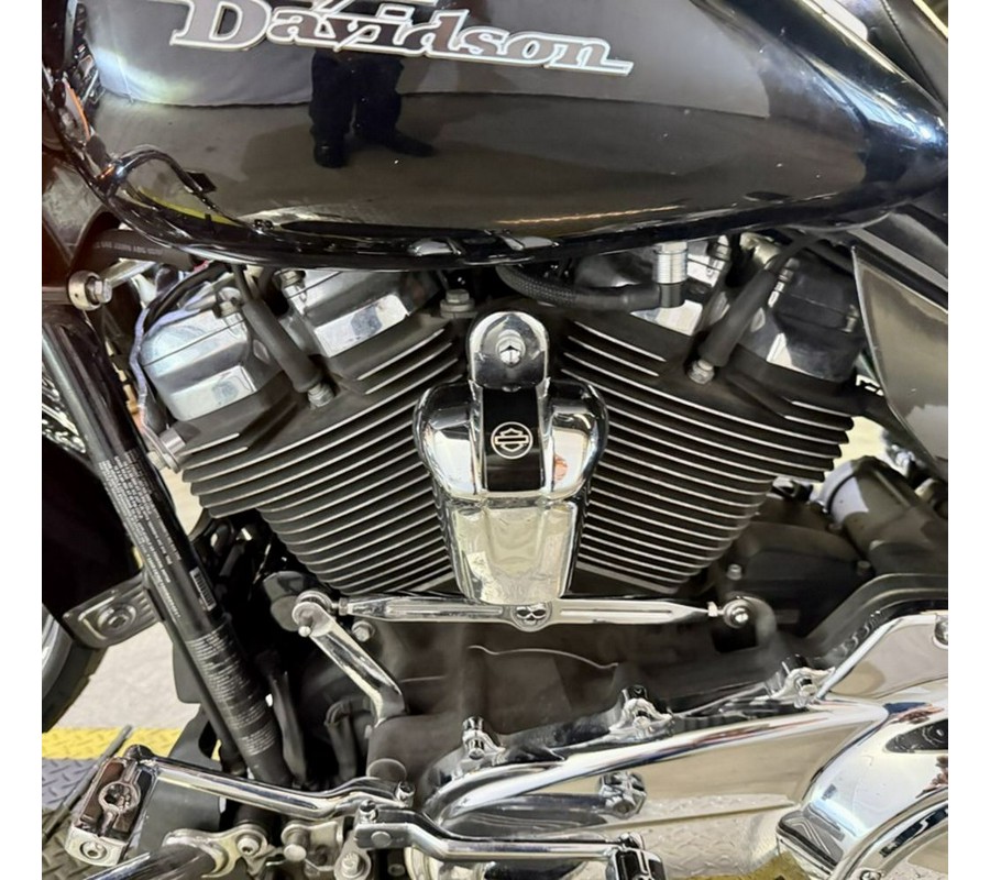 2017 Harley-Davidson® FLHXS - Street Glide® Special