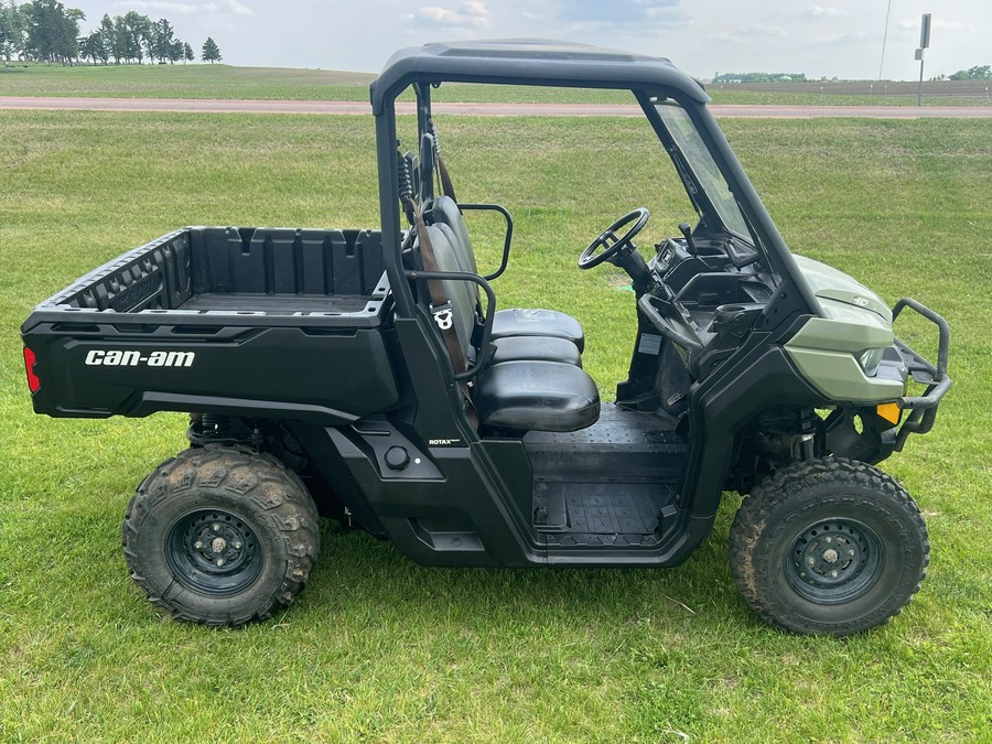 2019 DEFENDER HD8 - Can-Am