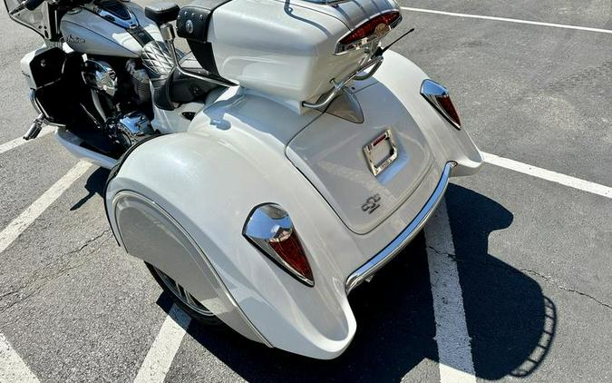 2018 Indian Motorcycle® Roadmaster® ABS Pearl White over Star Silver with CSC Arrow Trike Kit