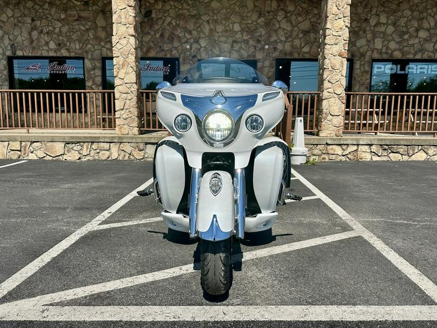 2018 Indian Motorcycle® Roadmaster® ABS Pearl White over Star Silver with CSC Arrow Trike Kit