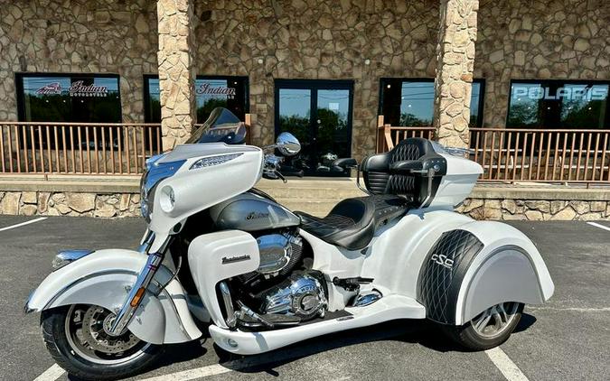 2018 Indian Motorcycle® Roadmaster® ABS Pearl White over Star Silver with CSC Arrow Trike Kit