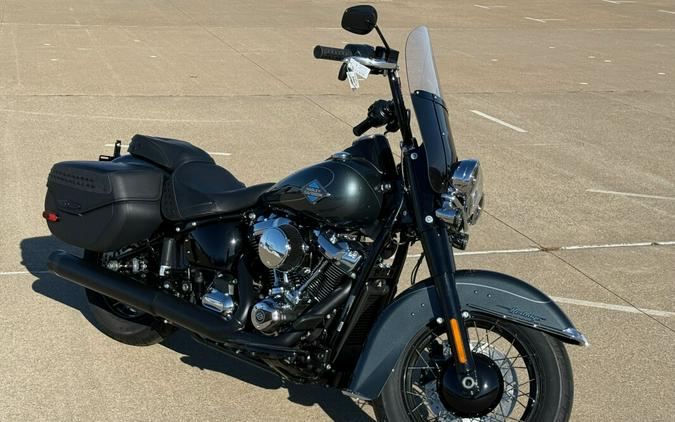 2025 Harley-Davidson Heritage Classic Iron Horse Metallic w/Laced Wheels
