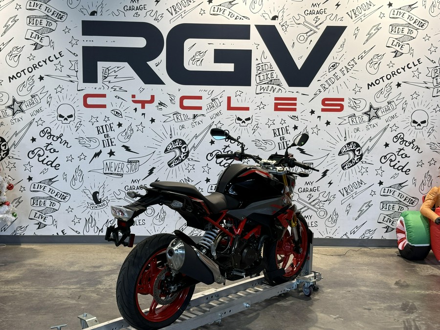 2025 BMW G 310 R