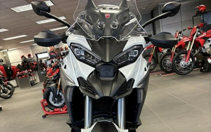 2026 Ducati Multistrada V4 S Travel & Radar Arctic White