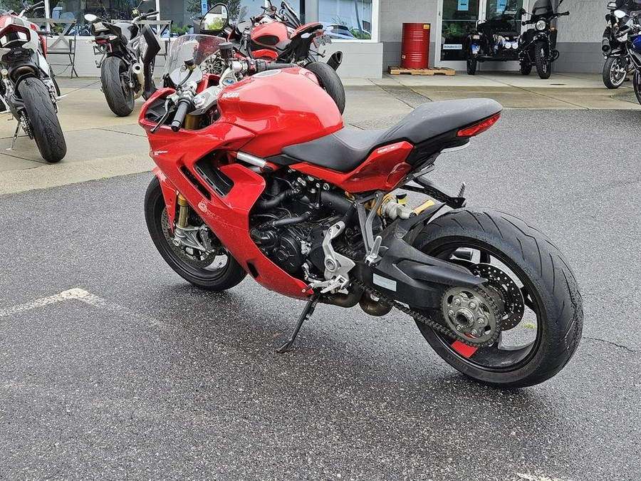 2022 Ducati SuperSport 950 S Ducati Red fairing