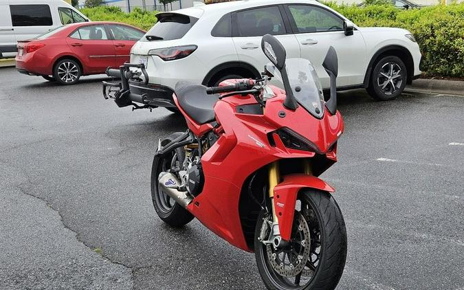 2022 Ducati SuperSport 950 S Ducati Red fairing