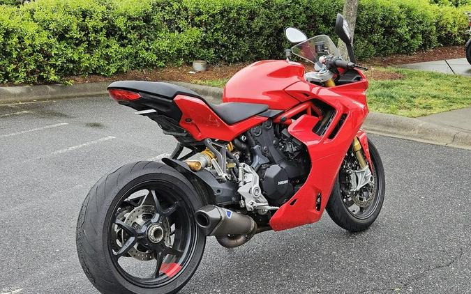 2022 Ducati SuperSport 950 S Ducati Red fairing