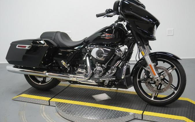 2024 Harley-Davidson® Street Glide® Vivid Black
