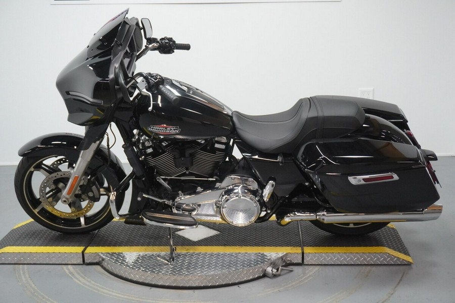 2024 Harley-Davidson® Street Glide® Vivid Black