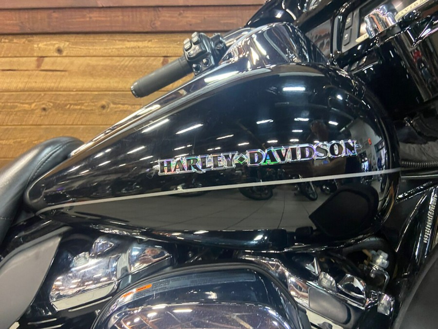 2017 Harley-Davidson Ultra Limited Vivid Black FLHTK