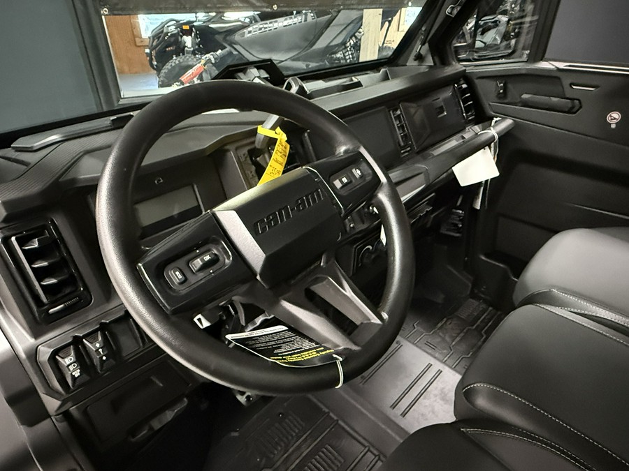 2026 Can-Am Defender Limited HD11