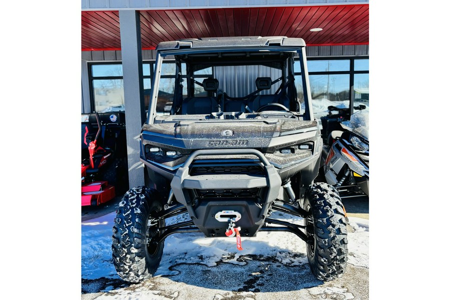 2026 Can-Am SSV DEF MAX XT 65 HD11 BK 26 XT HD11