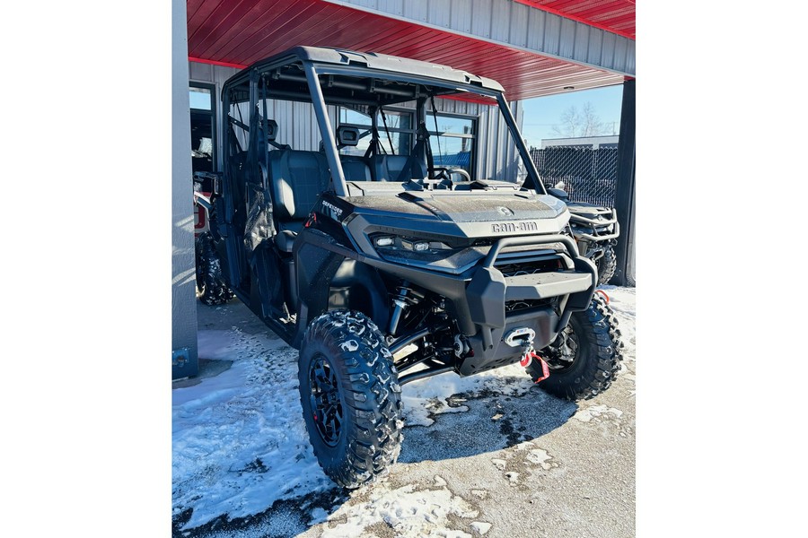 2026 Can-Am SSV DEF MAX XT 65 HD11 BK 26 XT HD11