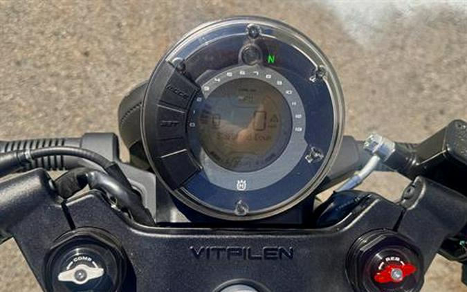 2023 Husqvarna Svartpilen 401