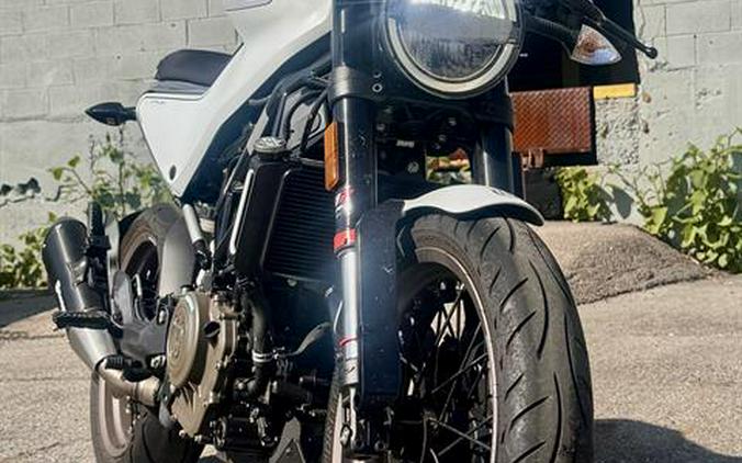 2023 Husqvarna Svartpilen 401