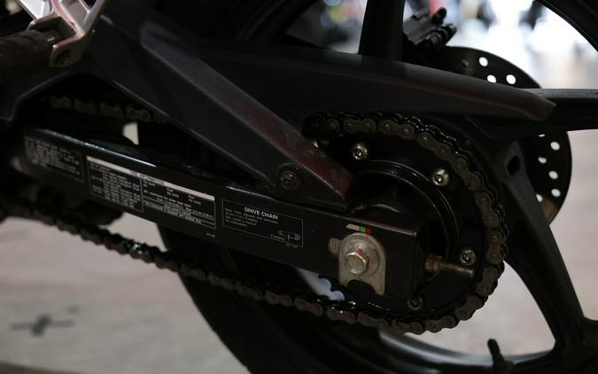 2017 CB300F - RED - Honda