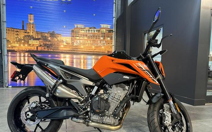 2023 KTM 790 Duke