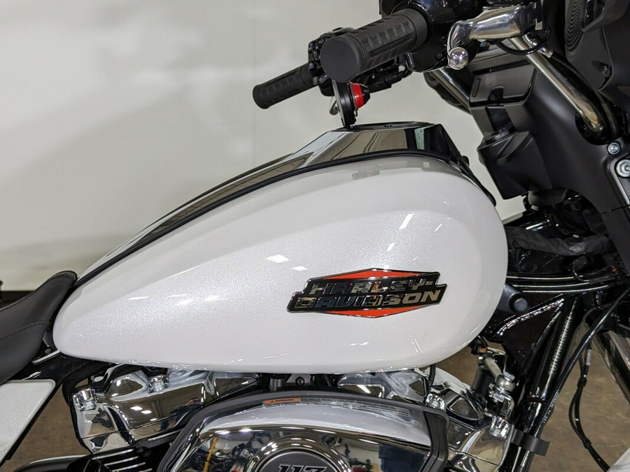 2024 Harley-Davidson Street Glide® White Onyx Pearl