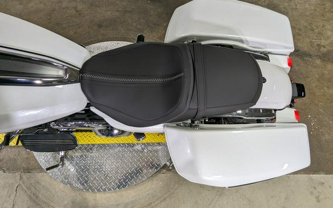 2024 Harley-Davidson Street Glide® White Onyx Pearl