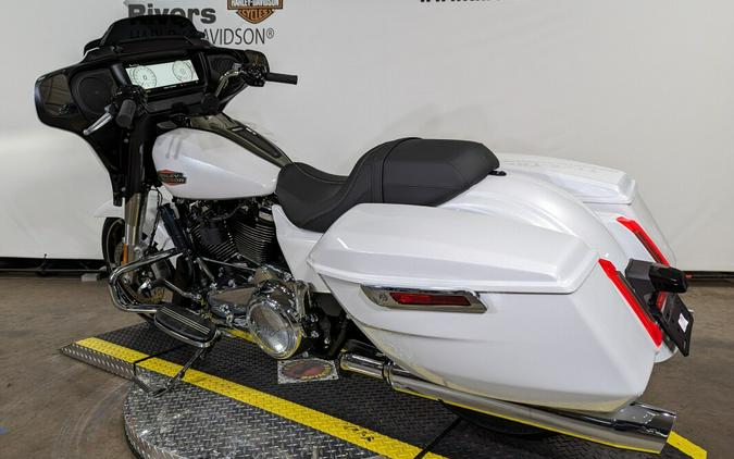 2024 Harley-Davidson Street Glide® White Onyx Pearl