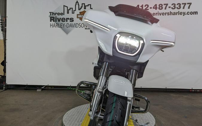 2024 Harley-Davidson Street Glide® White Onyx Pearl