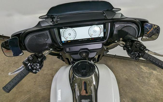 2024 Harley-Davidson Street Glide® White Onyx Pearl