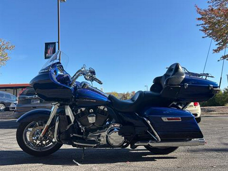 2015 Harley-Davidson CVO™ Road Glide® Ultra