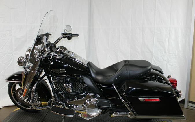 Harley-Davidson® Road King® 2020 FLHR 654453A BLACK