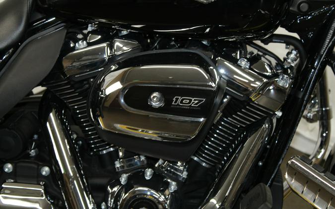 Harley-Davidson® Road King® 2020 FLHR 654453A BLACK