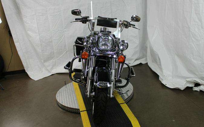 Harley-Davidson® Road King® 2020 FLHR 654453A BLACK