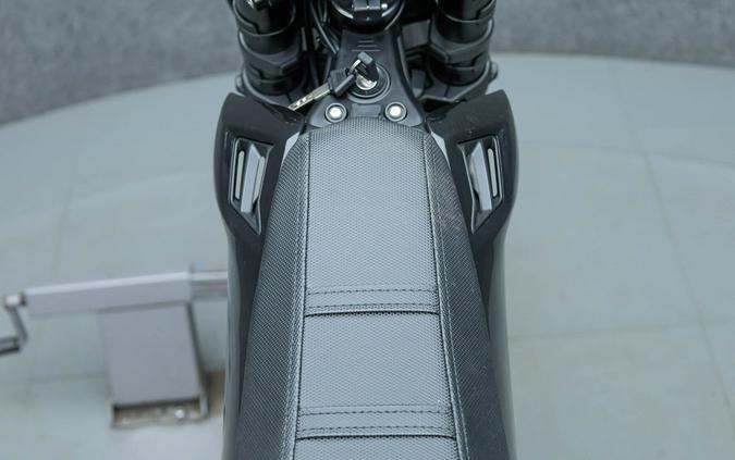 2026 E RIDE PRO SR 16"/19" LONG SEAT