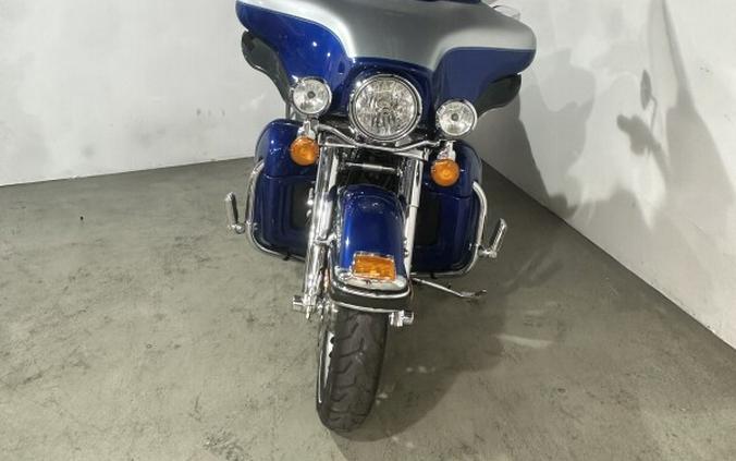 2010 Harley-Davidson Electra Glide® Ultra Classic® Flame Blue Pearl & Pewter Pearl