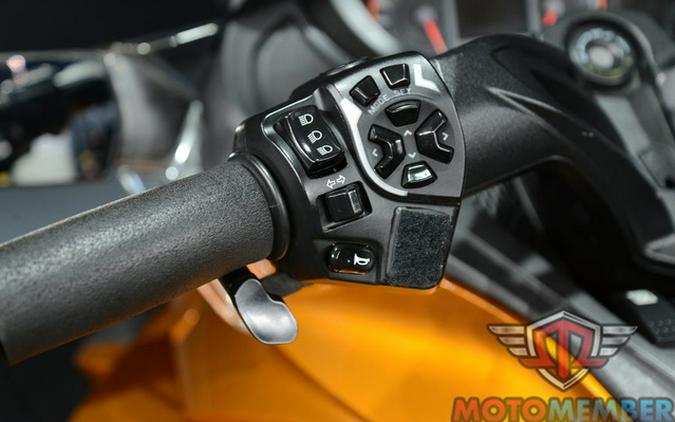 2014 Can-Am Spyder ST Limited SE5