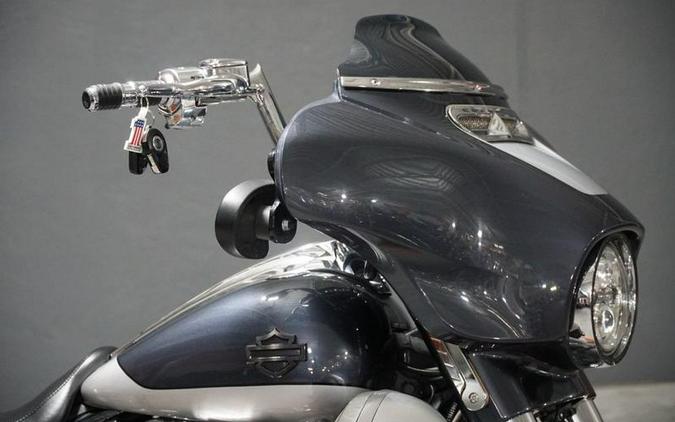 2019 Harley-Davidson® FLHXSE - CVO™ Street Glide®