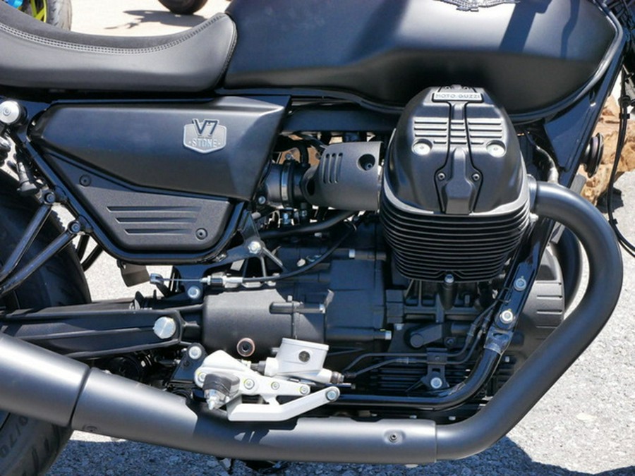 2026 Moto Guzzi V7 Stone