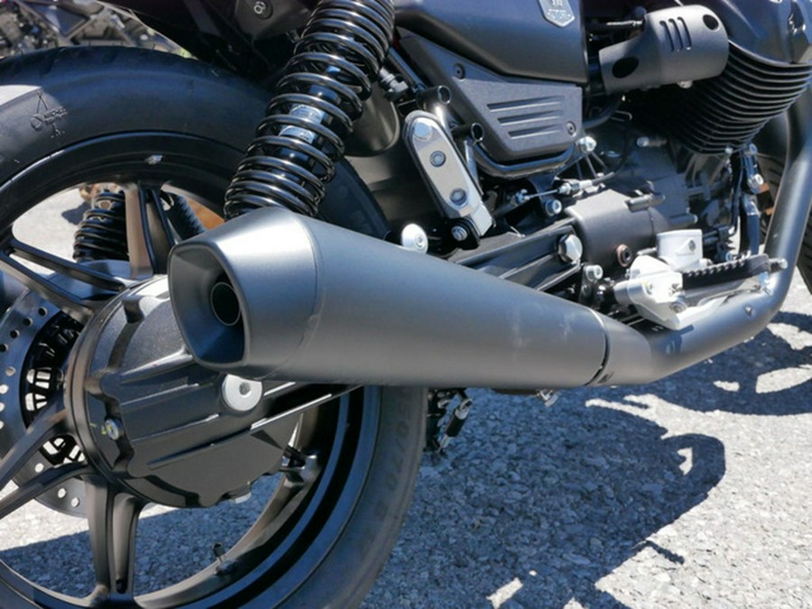 2026 Moto Guzzi V7 Stone