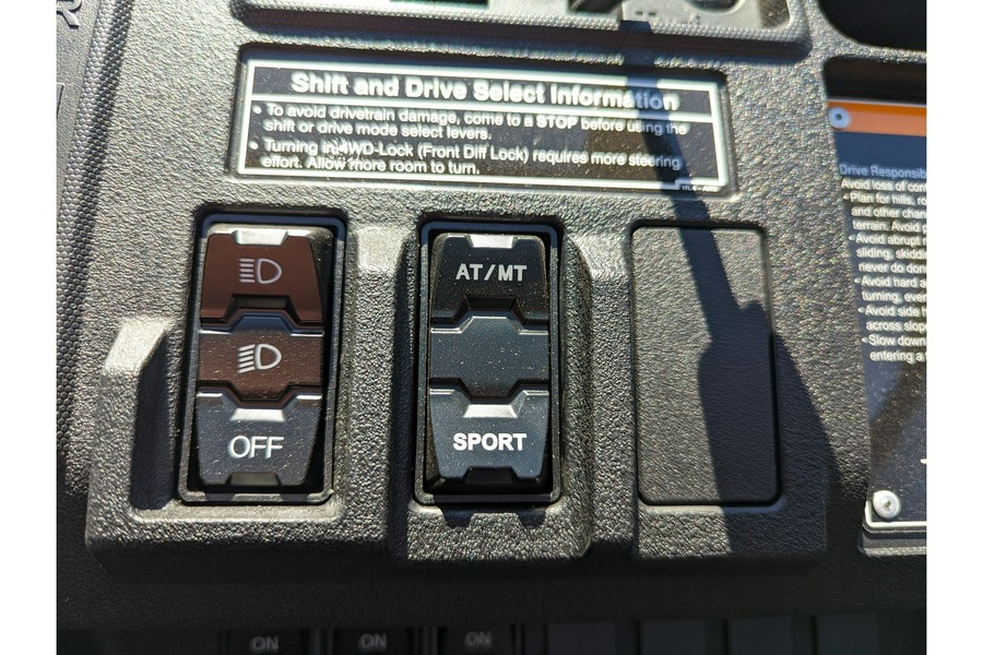 2025 Honda Pioneer 1000 Deluxe