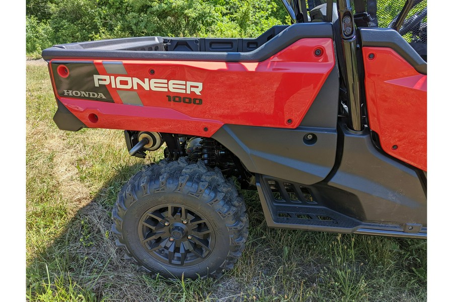 2025 Honda Pioneer 1000 Deluxe
